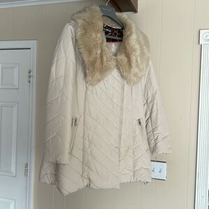 Jacket only worn twice, removable faux fur collar, one small stain